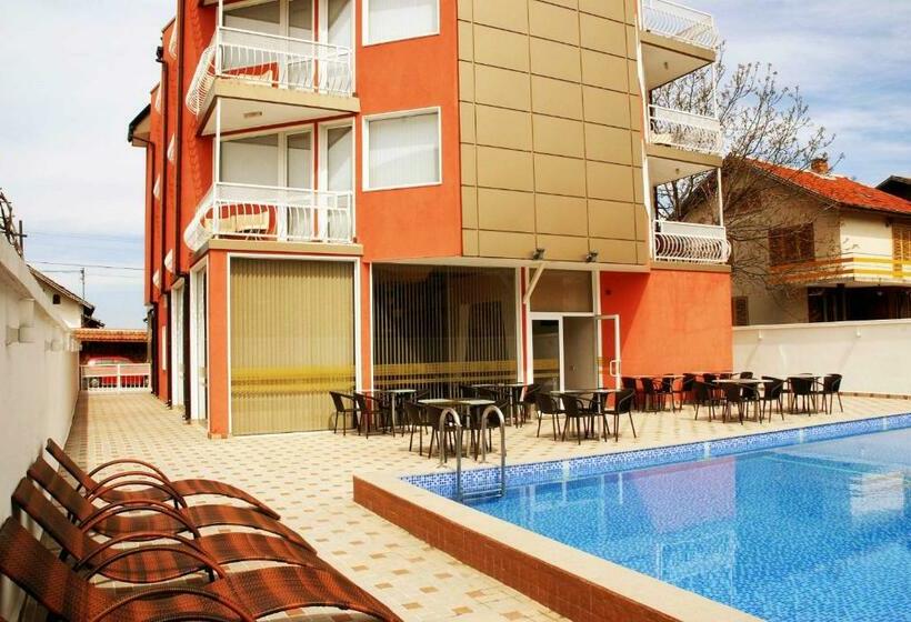 فندق семеен хотел виа лакус