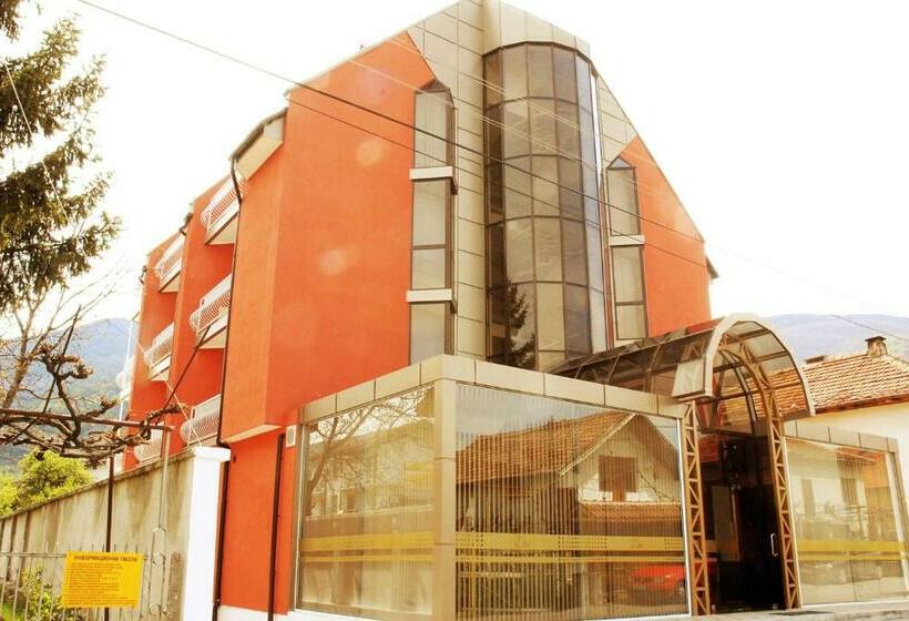 فندق семеен хотел виа лакус