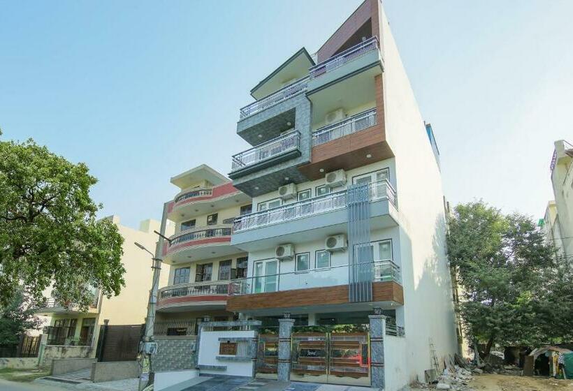 호텔 Collection O Corporate Suite Near Omaxe Celebration Mall