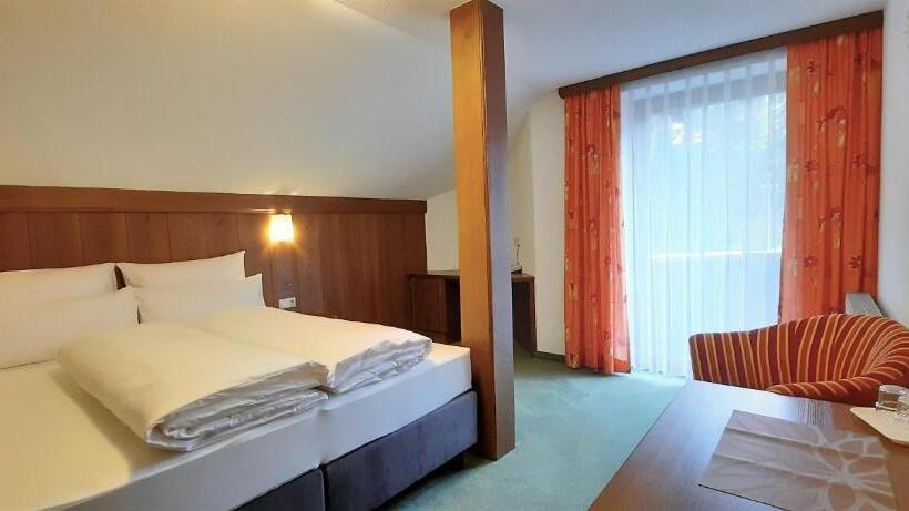 ホテル Garni Belvedere