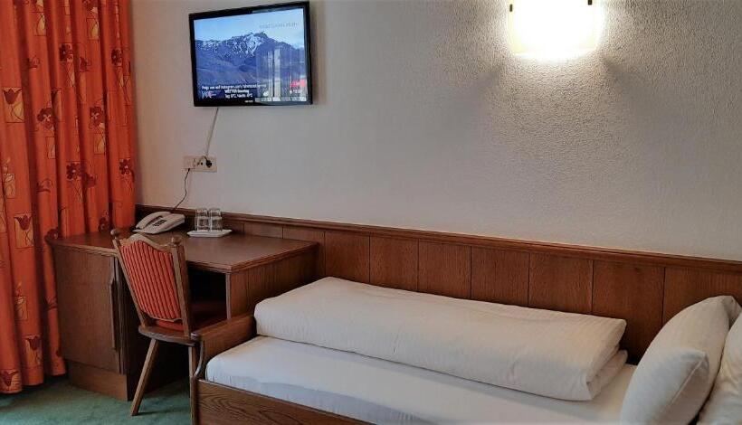 ホテル Garni Belvedere