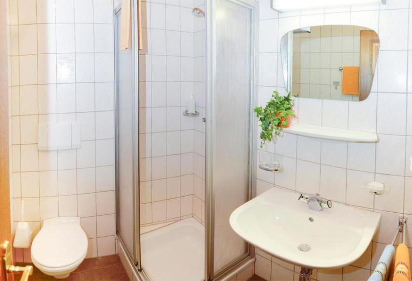 ホテル Garni Belvedere