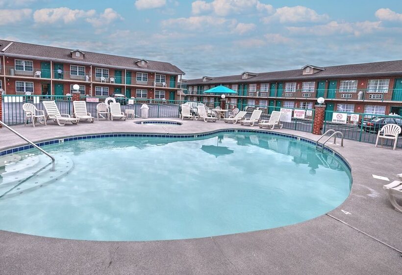 هتل Mountain Aire Inn Sevierville  Pigeon Forge