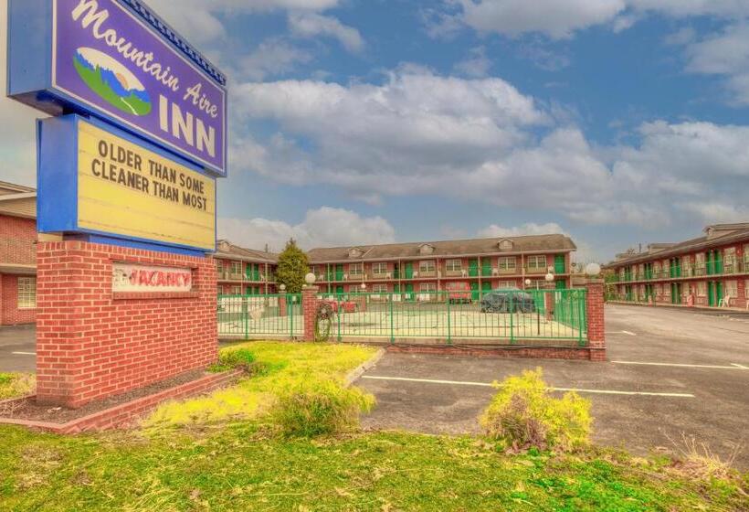 هتل Mountain Aire Inn Sevierville  Pigeon Forge