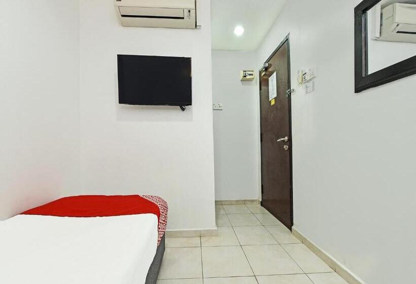 Отель Oyo 90364  Gemilang