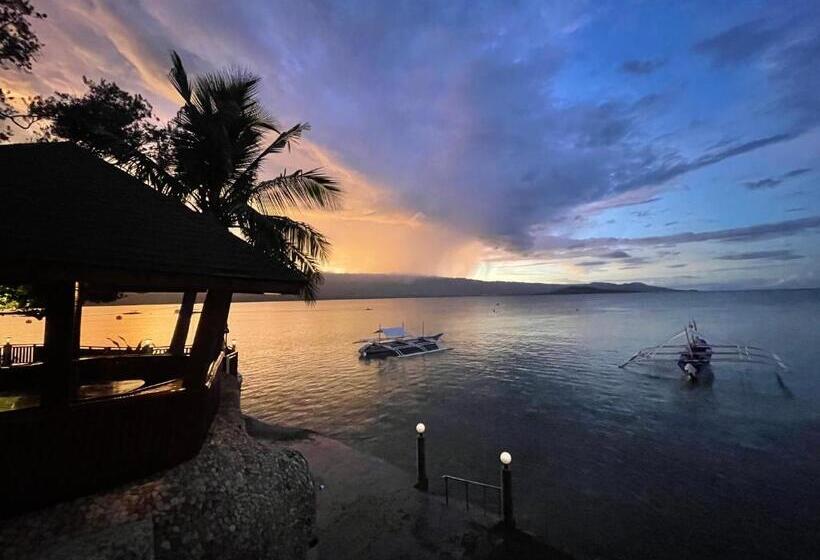 Magic Island Dive Resort