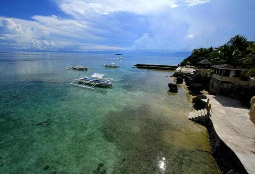 Magic Island Dive Resort