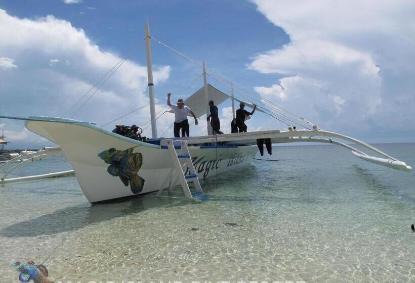 Magic Island Dive Resort