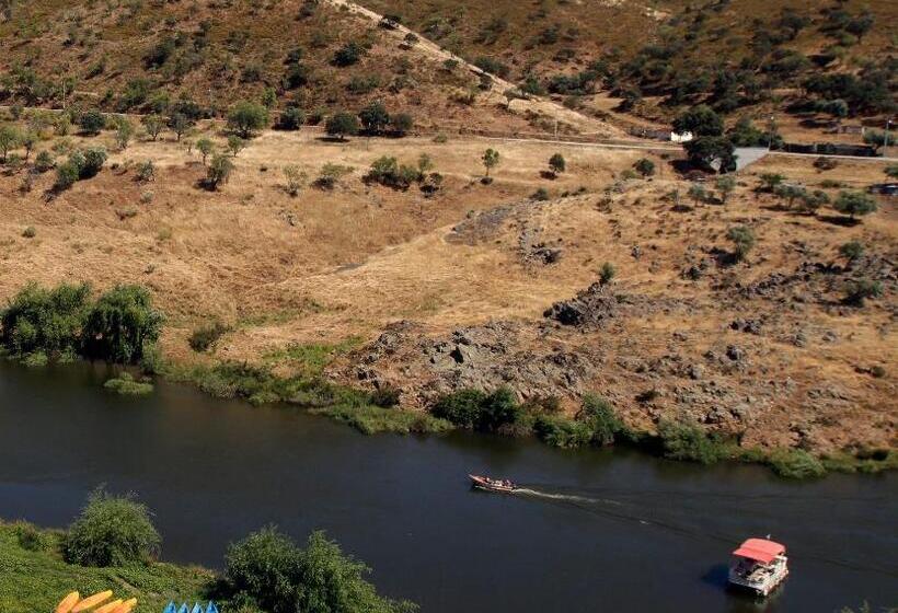 פנסיון Alojamentos Oasis