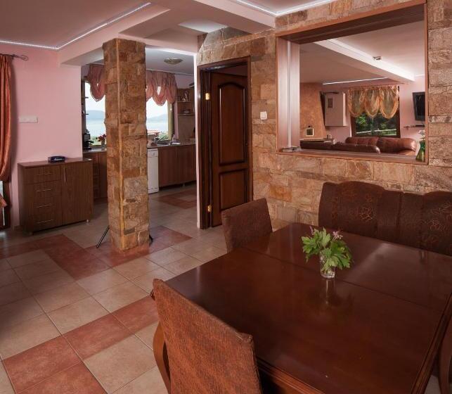 פנסיון Guest House Lidia