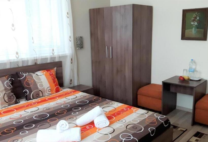 ペンション Guest House Radoychevi