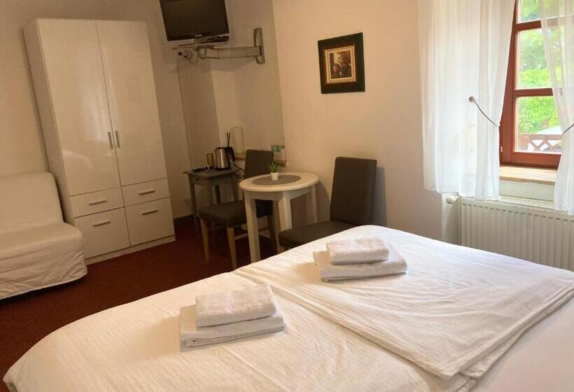 پانسیون Guesthouse Mikuláš Mikulov   Free Parking In The City Center