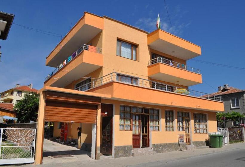 Пансион Ivanka Guest House