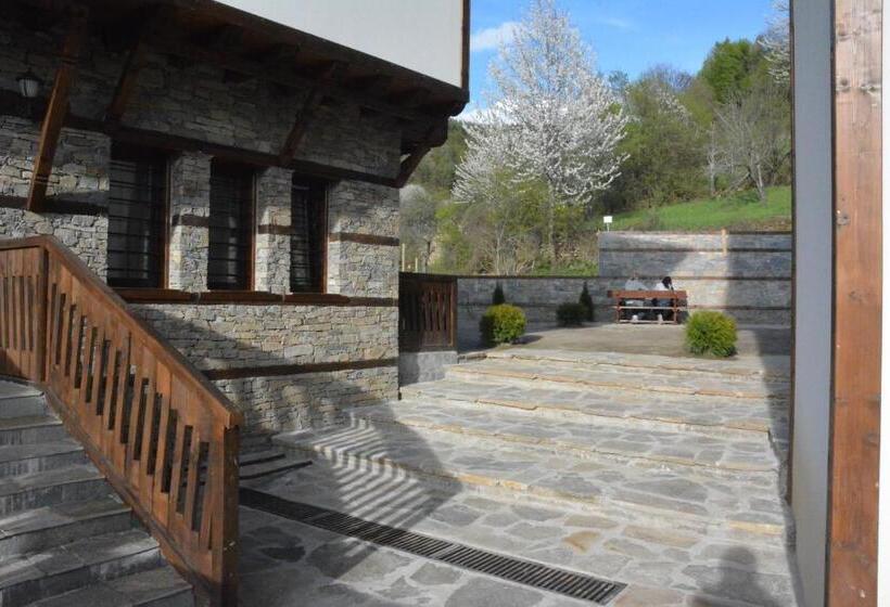 פנסיון Leshtenski Perli