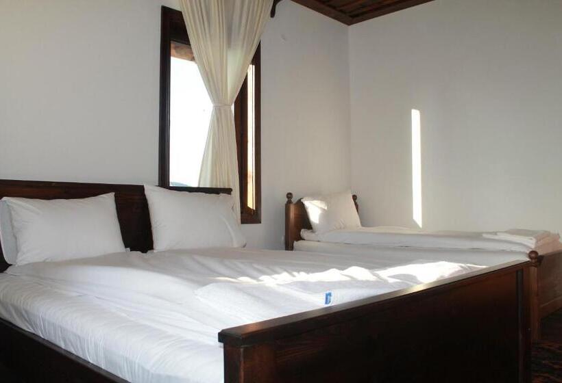 פנסיון Leshtenski Perli