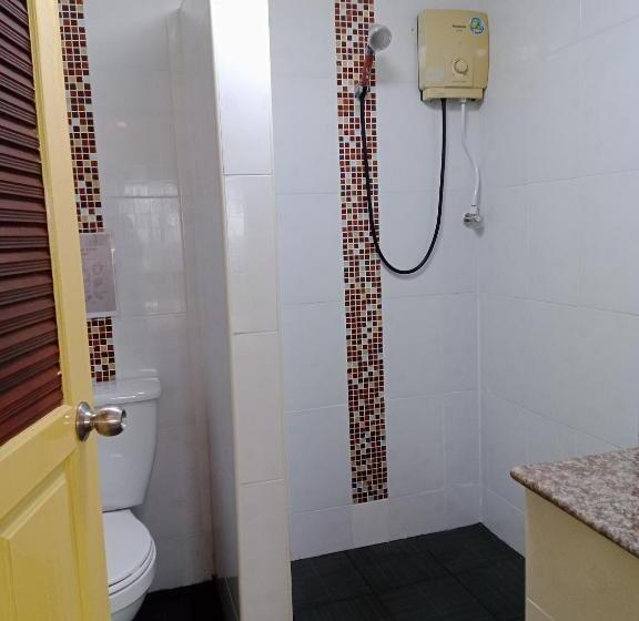 Пансион Living Room Guesthouse & Cafe Bar