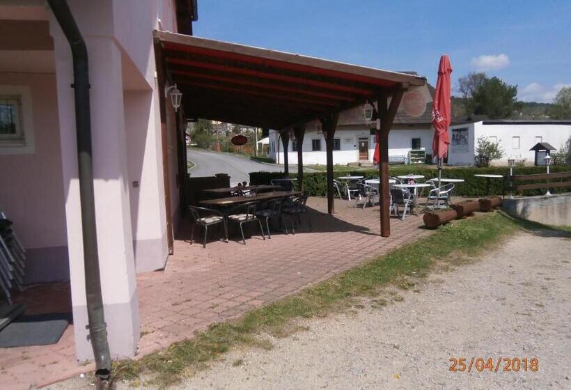 ペンション Penzion Oliver