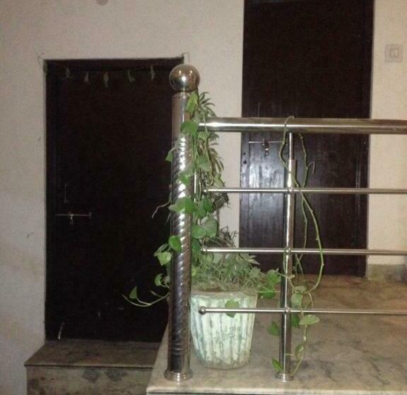 پانسیون Suri Guest House