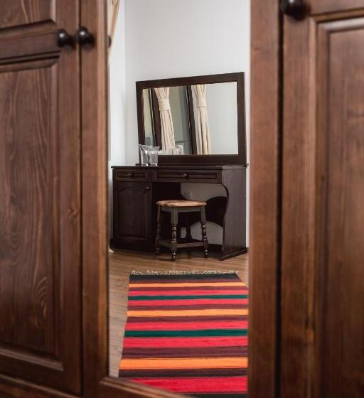 بنسيون Topalovi Guest House