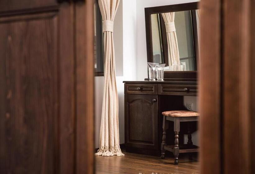 بنسيون Topalovi Guest House