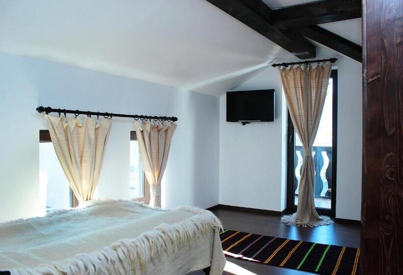 بنسيون Topalovi Guest House