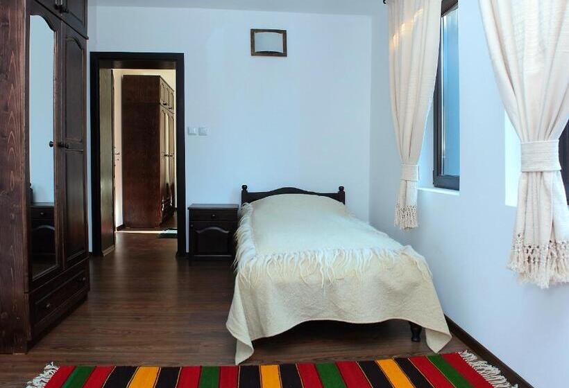 بنسيون Topalovi Guest House