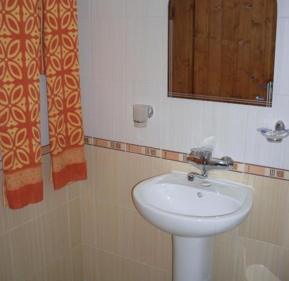 Пансион Tsutsovi House