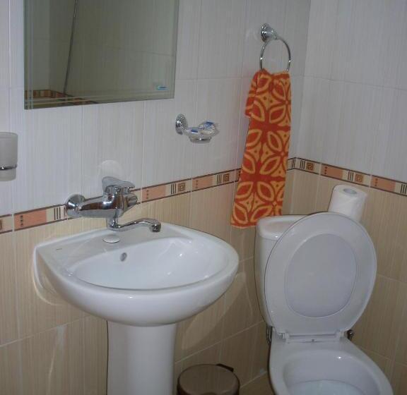 Пансион Tsutsovi House