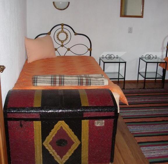 Пансион Tsutsovi House