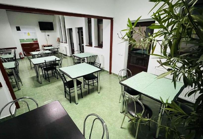 פנסיון Vila Themis