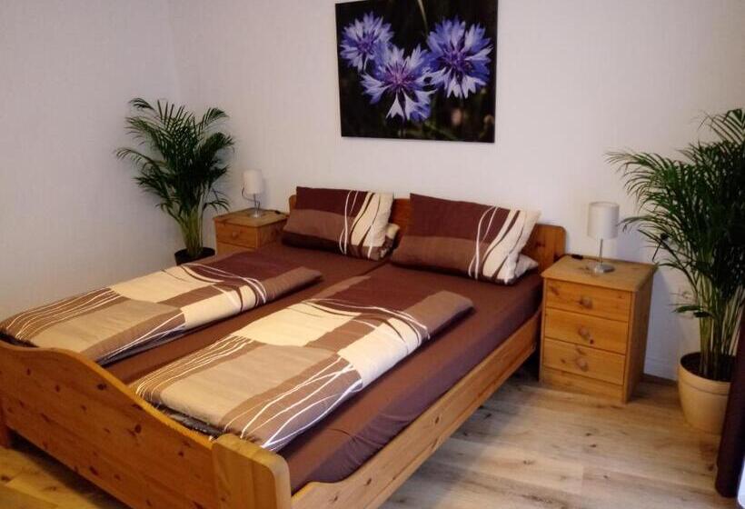 Pension Chapeau Claque