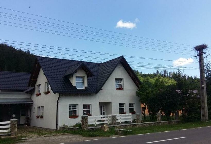 Pensiunea Agroturistica Cristal