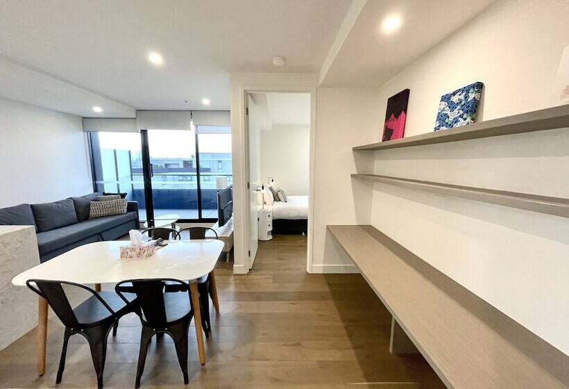 Readyset Apartments At Marque