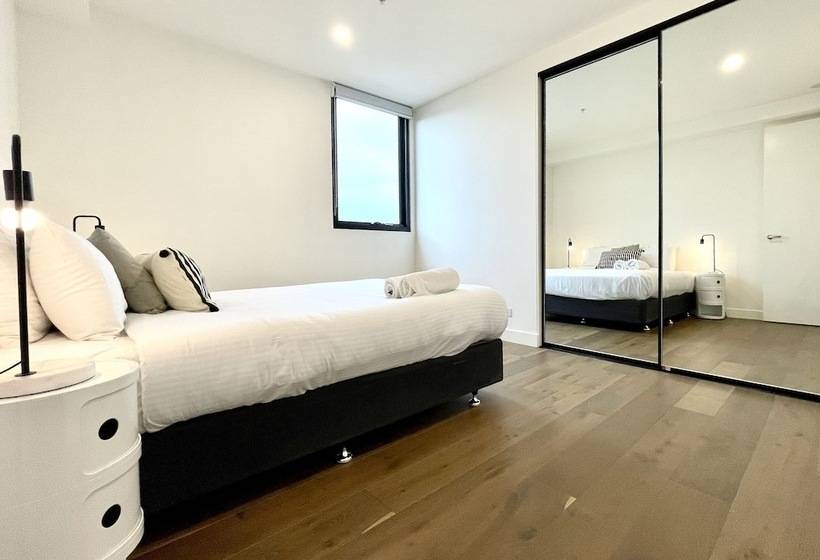 Readyset Apartments At Marque