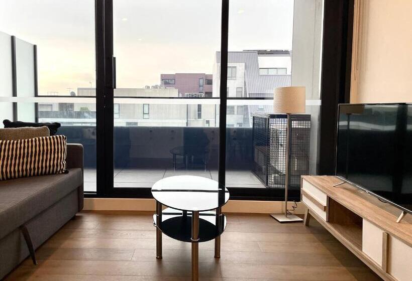 Readyset Apartments At Marque