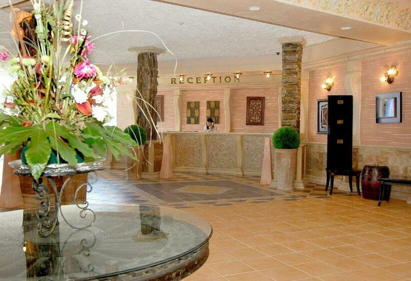 استراحتگاه Atrium Beach Hotel   All Inclusive