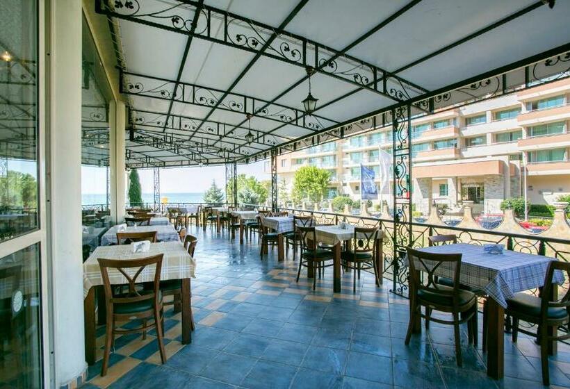 استراحتگاه Atrium Beach Hotel   All Inclusive