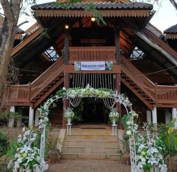 منتجع Ruen Thai Rim Haad