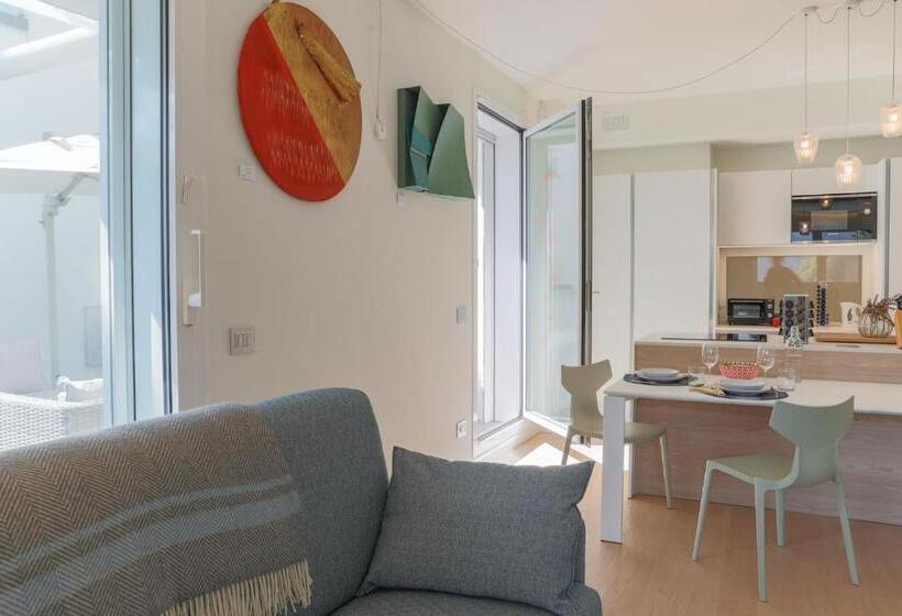 The Art House   By Myhomeincomo