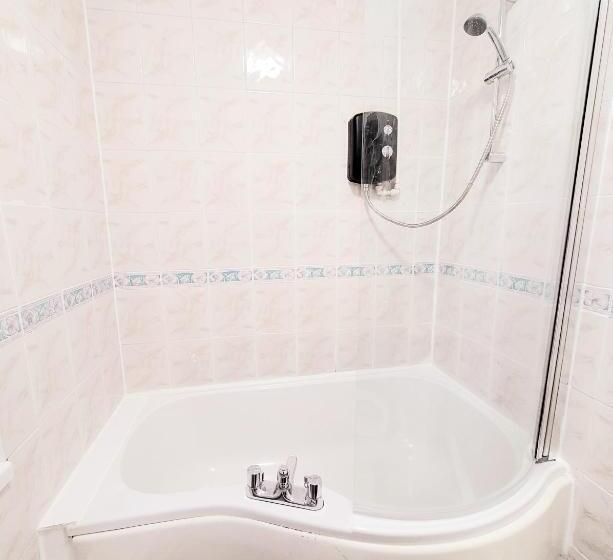 The Comfy Resort, Free Private Parking & Wifi, 9 Beds