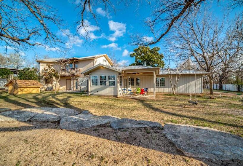 5 Bdrm Home On 2 Acres Mins To Wineries Private Heated Pool And Hot Tub