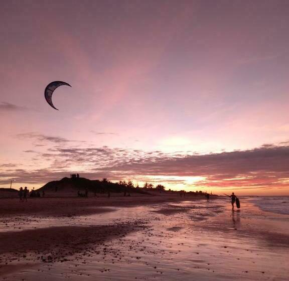 הוסטל Pousada Paradise Kite Club