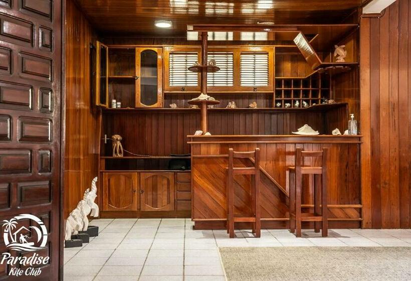 הוסטל Pousada Paradise Kite Club