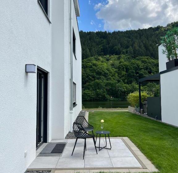 Auslese 54 Direkt Am Moselufer Gästezimmer & Ferienwohnung