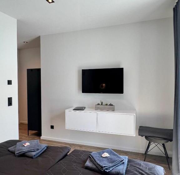 Auslese 54 Direkt Am Moselufer Gästezimmer & Ferienwohnung