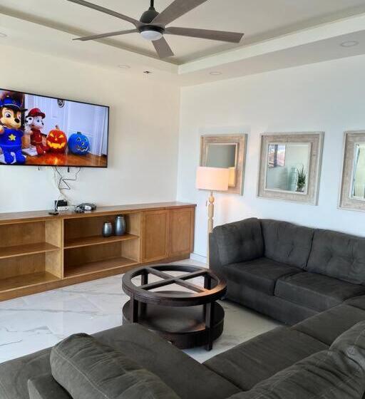 Beachfront 4 Br Penthouse Pool Steps To Beach & Mins To Downtown