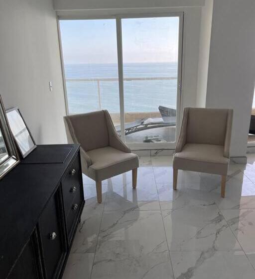 Beachfront 4 Br Penthouse Pool Steps To Beach & Mins To Downtown