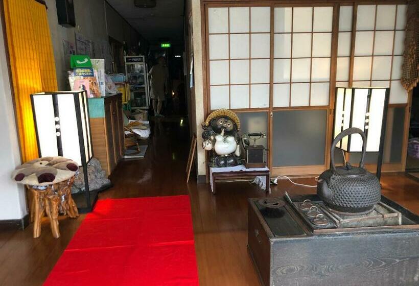 مبيت وإفطار 竜ケ崎駅そばの森田屋旅館