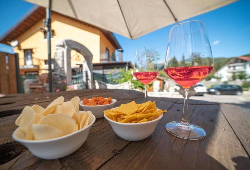 ベッドアンドブレックファースト Albergo Ad Astra