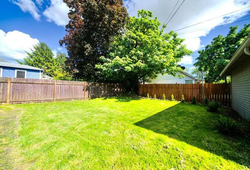 Downtown Vintage Modern Home Pnw Wineries